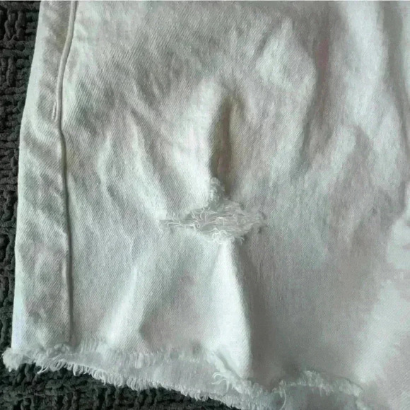 Universal Thread White Jean Shorts - Picture 2 of 8